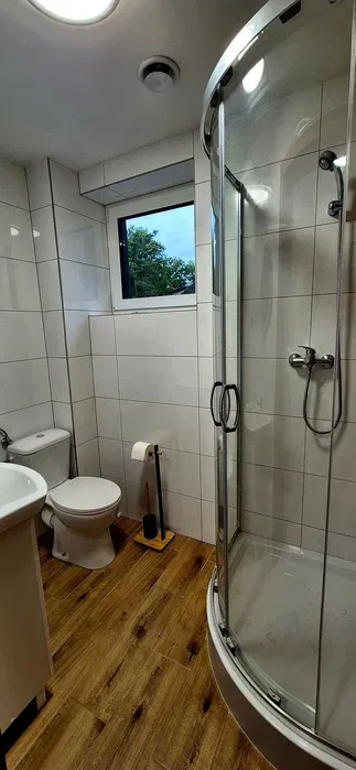 Kawalerka do wynajęcia – centrum Bestwiny, ul. Podzamcze - miniatura 3