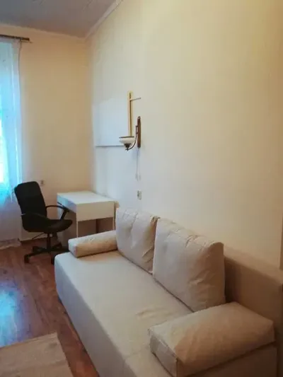 Duży jednoosobowy pokój w odnowionej kamienicy! - miniatura 3