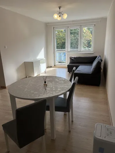 Orłowo. Komfortowe mieszkanie 48 m² z balkonem i piwnicą - miniatura 3
