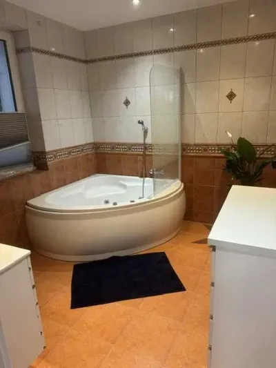Pokoje tylko dla kobiet pracujacych i studentek - miniatura 5