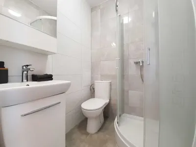 2 pokoje ul. Mikołajczyka 2, balkon, pies/kot akcept, siatka na balkonie - miniatura 5