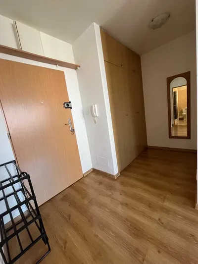 Słoneczna kawalerka 35 m2 na Gocławiu - miniatura 4