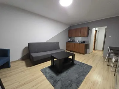Ładna kawalerka w ścisłym Centrum Katowic. Blok z ochroną, balkon - miniatura 4