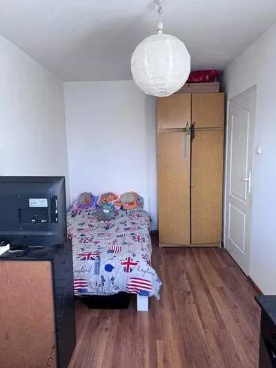 Do wynajęcia pokój jednoosobowy – Kraków, ul. Dobrego Pasterza (cena całkowita: 600 - czynsz, 330 - czynsz administracyjny + media - około 120 zł m/c) - miniatura 4