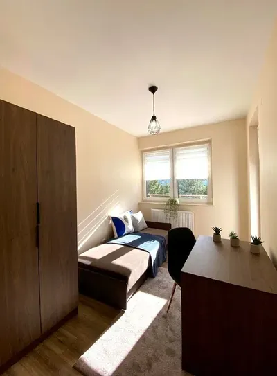 Przytulny pokój krok od uczelni Urz - ul. Cegielniana 34 - miniatura 2