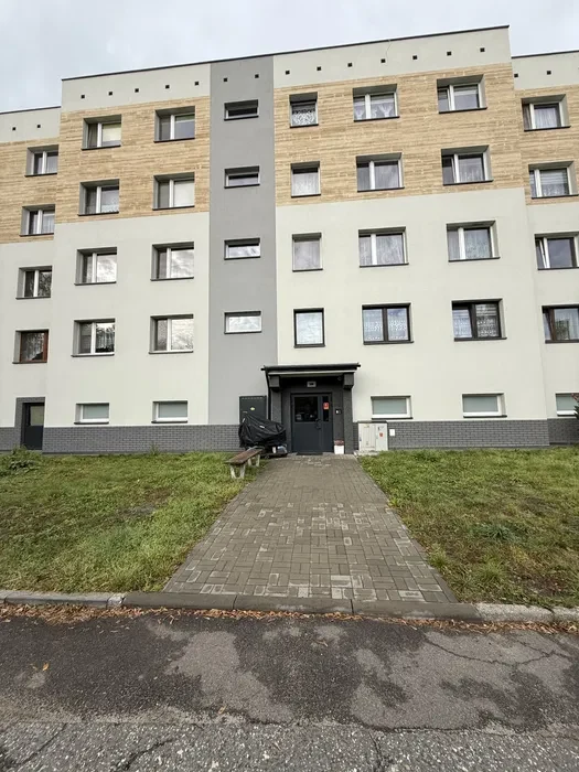 Wynajem okazjonalny. Mieszkanie M3 w spokojnej, zielonej okolicy dzielnicy Kazimierz Gorniczy os. Wagowa. Dostepne od zaraz! - 1/8