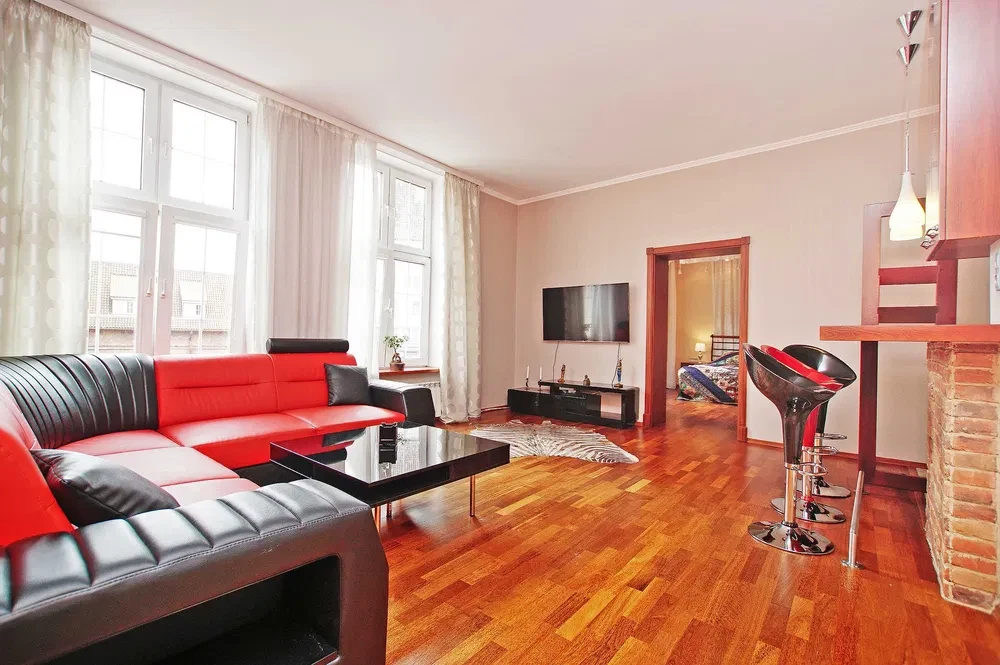 Gdańsk, Glówne Miasto, 4 pokoje, 80 m2, zaciszna strona Złotej Bramy, ścisłe centrum, cena promocyjna - 1/8
