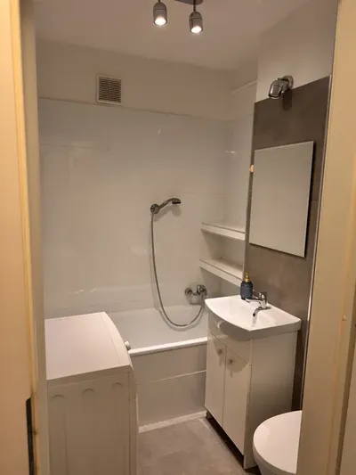 Umeblowana kawalerka 32 m² – 200 m od metra Kondratowicza. Dostepna od zaraz - miniatura 4