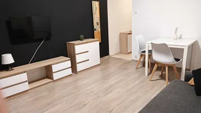 Kawalerka w centrum – 6. piętro, piękny widok na miasto - miniatura 2
