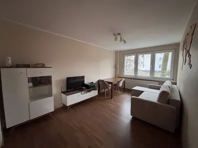 Ciche mieszkanie, 2 pokoje, Praga Płd, cena z czynszem, wolne od 10 stycznia - miniatura 2