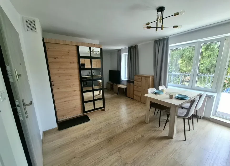 Do WYNAJĘCIA KAWALERKA z dużym tarasem 40m2 Warszawa Gmina Rembertów OD ZARAZ Stan NOWY - 1/8