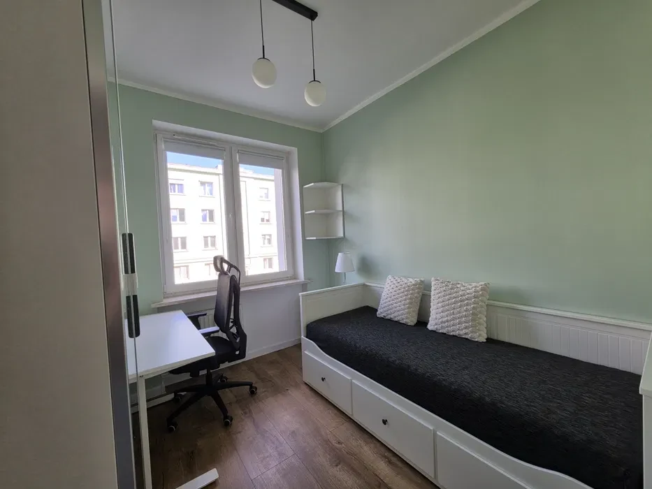 Pokój dla studentki w dwupokojowym mieszkaniu na Zawadach - 1/8