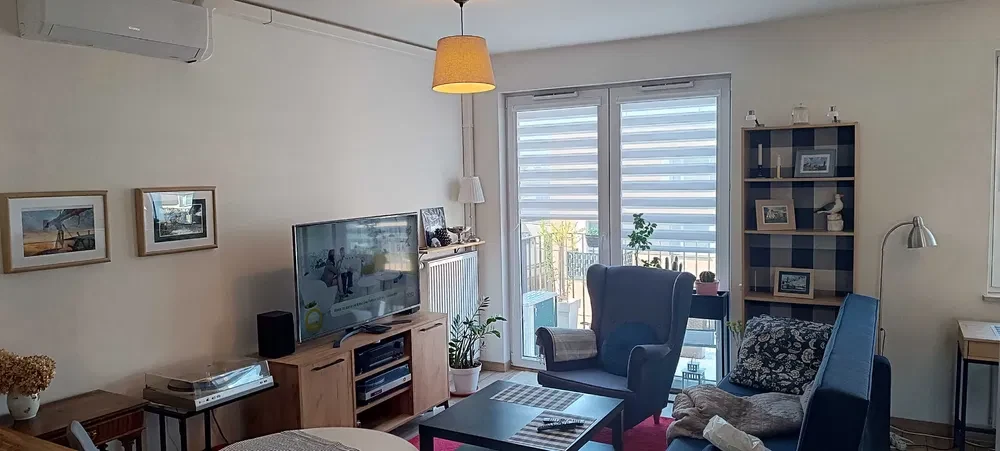 Piękna duża kawalerka z balkonem ! - 1/8