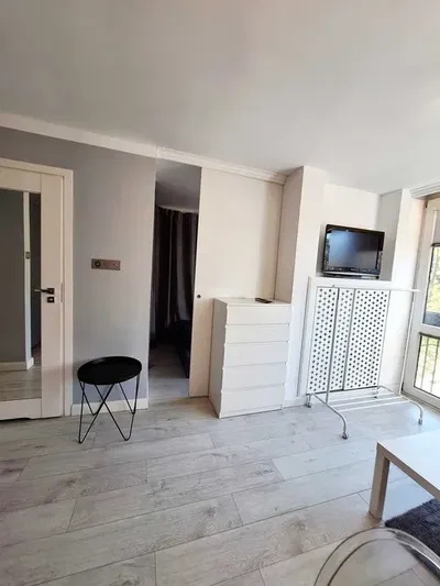 Mieszkanie 27m² Al.Jana Pawla II Warszawa - miniatura 3