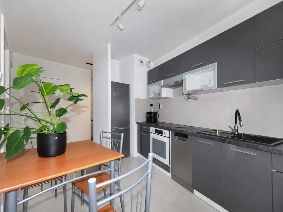3 pokoje | Osobna Kuchnia | Balkon | Parking - 1/8