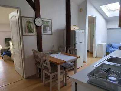 Stare Podgórze: dla 2 osób, trzypokojowe 51 m2, III p., 2800 plus woda i prąd - miniatura 5