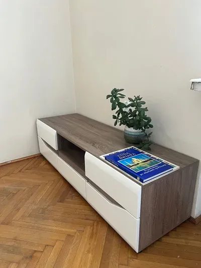 Kawalerka przy metro Politechnika - miniatura 3