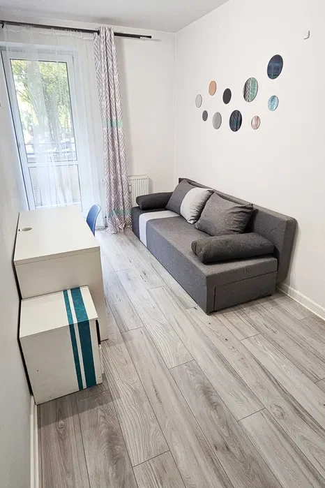 Pokój 10 m² z balkonem – wszystko w cenie – os. Kopernika, Grunwald - 1/8