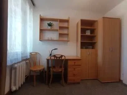 Pokój w mieszkaniu studenckim dla dziewczyny, blisko uczelni, 900 zł bez dodatkowych opłat. - 1/8