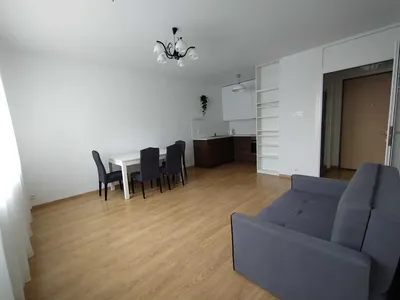 Do wynajęcia 3–pokojowe (2 pokoje + salon z aneksem) jasne, przytulne mieszkanie w Ursusie Szamoty.