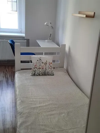 W kapciach na uczelnię - miniatura 2