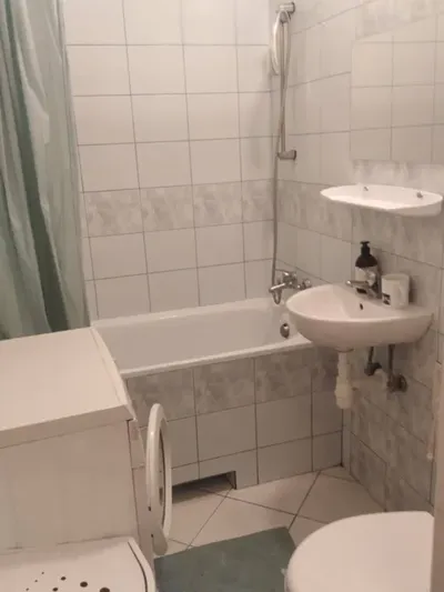 Mieszkanie 2-pokojowe – Mokotów, Wierzbno | 2500 zł | 2 niezależne pokoje z osobną kuchnią | blisko tramwajów i autobusów - miniatura 4