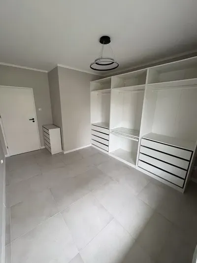 Wynajmę mieszkanie 45 m2 z ogrodkiem i komórką lokatorską - miniatura 3