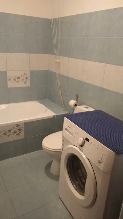 Mieszkanie na wynajem 49m + balkon. Przystanek autobusowy przy osiedlu. - miniatura 4