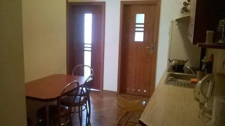 Pokój do wynajęcia dla kobiety - 1/8
