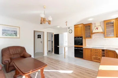 Do wynajęcia mieszkanie (4 pokoje, balkon, piwnica)