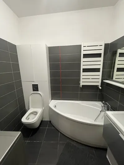 Wynajmę mieszkanie 47m2 Praga Płd - miniatura 2