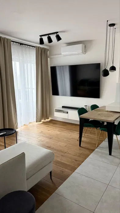 Nowoczesne mieszkanie 43mkw, klimatyzacja, garaż, tv w cenie | Tarchomin