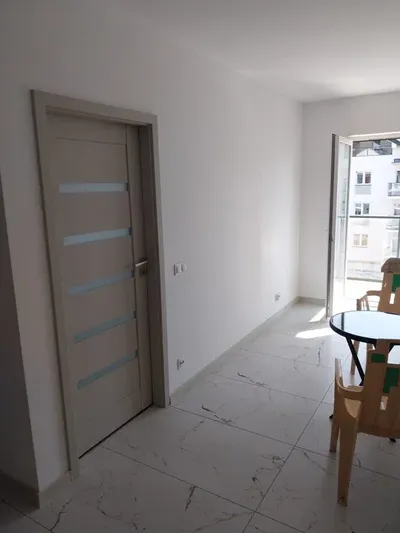 Wynajmę mieszkanie Nowe do własnej aranżacji salon z kuchnią-pokój-łazienka 40-m2.