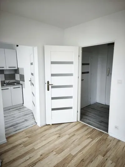 PRZESTRONNA KAWALERKA 36 m² | centrum Gliwic | 1500 ZŁ - miniatura 4