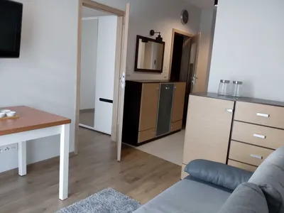 Kawalerka 35m2 na Bemowie, osobna sypialnia i duży balkon. Rozłogi blisko metra i przystanku. Od zaraz