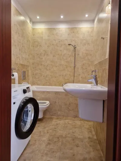 bezpośrednio 56 m Kabaty, 2 pokoje: garderoba, salon z kuchnią, sypialna + miejsce garażowe w garażu podziemnym + ustawny balkon - miniatura 5