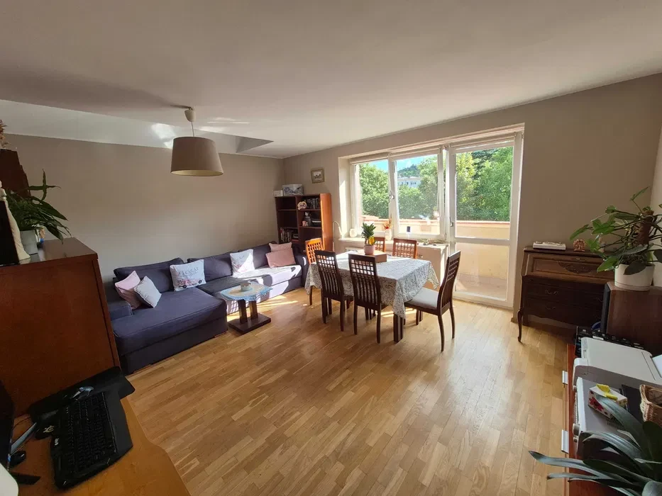 Mieszkanie 82 m² 3 pokoje, miejsce w hali garażowej, piwnica - 1/7