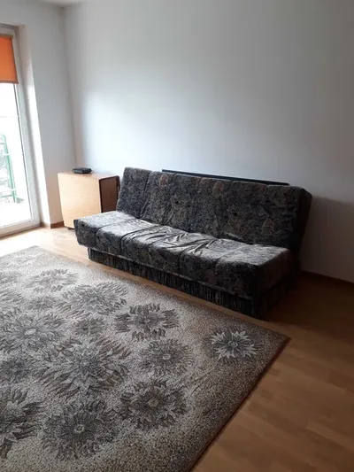 Pokój jednoosobowy z balkonem dla studentki lub młodej dziewczyny Osiedle Generałów - miniatura 3