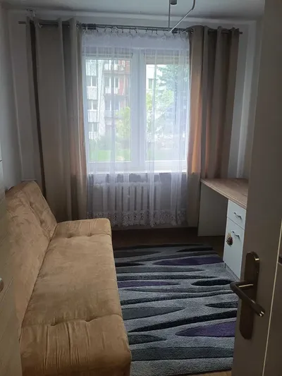 Wynajmę mieszkanie 50m2 os. Kmity 3 pokoje - miniatura 3