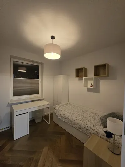 Pokój w świetnej lokalizacji - miniatura 4