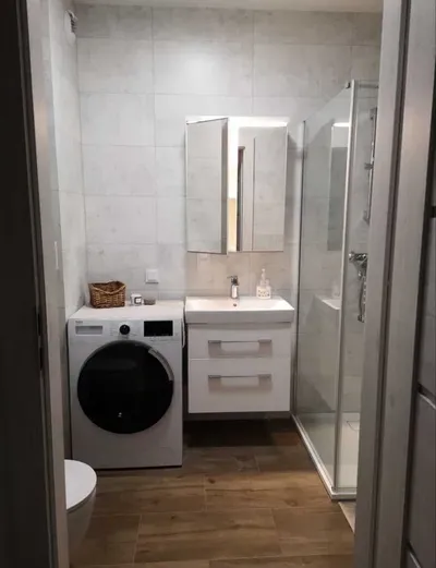 Pokój z balkonem w dwupokojowym mieszkaniu w centrum miasta - miniatura 2