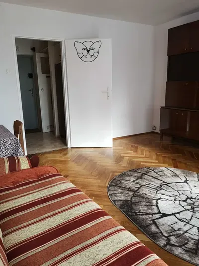 Kawalerka w budynku bezpośrednio przy stacji metra – Rondo ONZ - miniatura 3