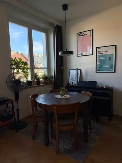 Jasne, umeblowane mieszkanie 39,2 m² – ul. Pomorska, 4. piętro z windą - miniatura 2