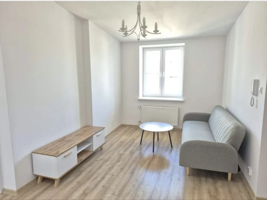 Jasne dwupokojowe ok.40 m2- klimatyzacja-Stare Miasto-spokojna okolica- Centrum - 1/7