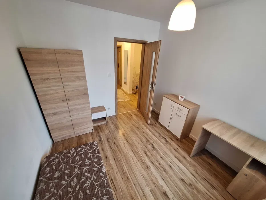 Jasny, przytulny pokój dla jednej osoby (kobiety). Nowe budownictwo. - 1/6