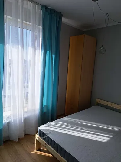 Kawalerka z oddzielną sypialnią - miniatura 4