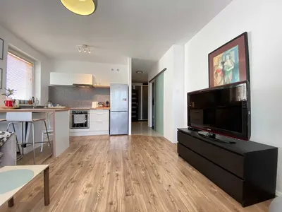 2 pokoje z dużym przestronnym balkonem po remoncie/dzieci - miniatura 2