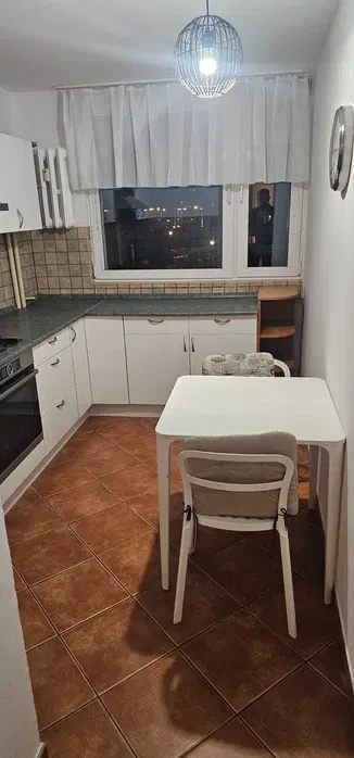 Na wynajem mieszkanie 4 osobne pokoje. Cena do negocjacji Lotnicza - 1/8
