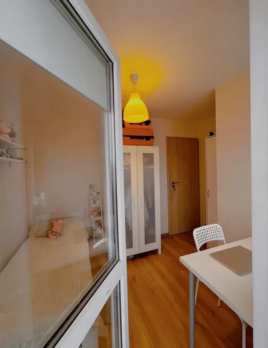 Room in Sady Żoliborskie with a balcony, close to Arkadia. 3-month contract with the possibility of extension. - 1/5