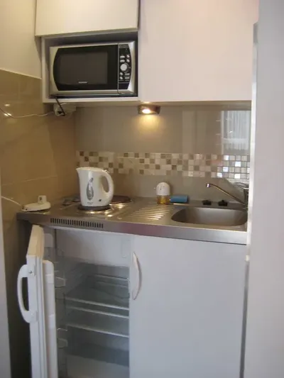 MINI-APARTAMENT / mikrokawalerka z ogródkiem Olsza/Prądnik. 1700 za wszystko! - miniatura 4